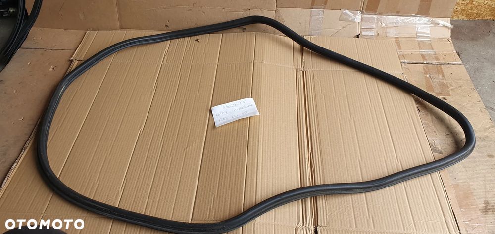 Uszczelka klapy bagażnika Audi A4 B7 Kombi 8E9827705P - 1