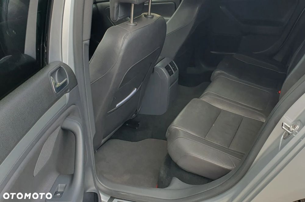 Volkswagen Golf - 9