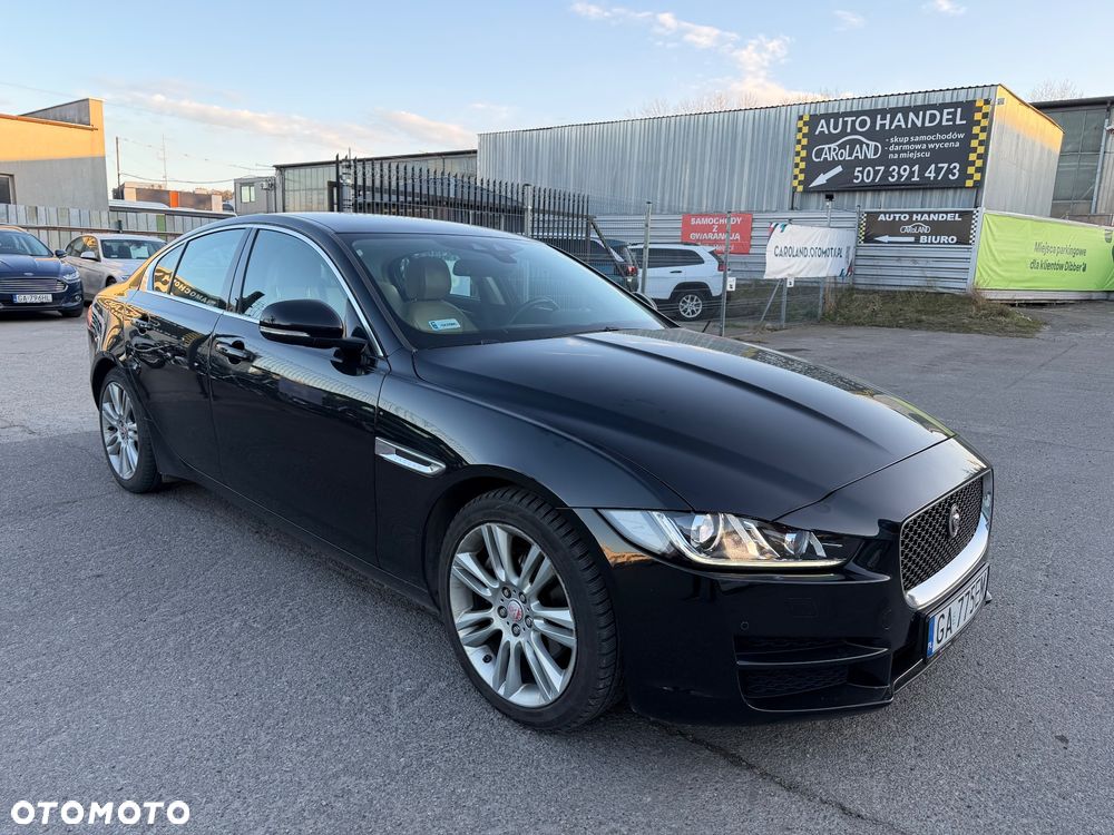 Jaguar XE 2.0 D Prestige - 1
