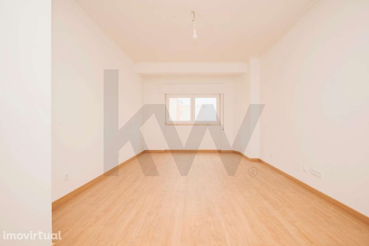 T2 Renovado para arrendamento em S. João do Estoril – Pronto a Estrear - Grande imagem: 5/27