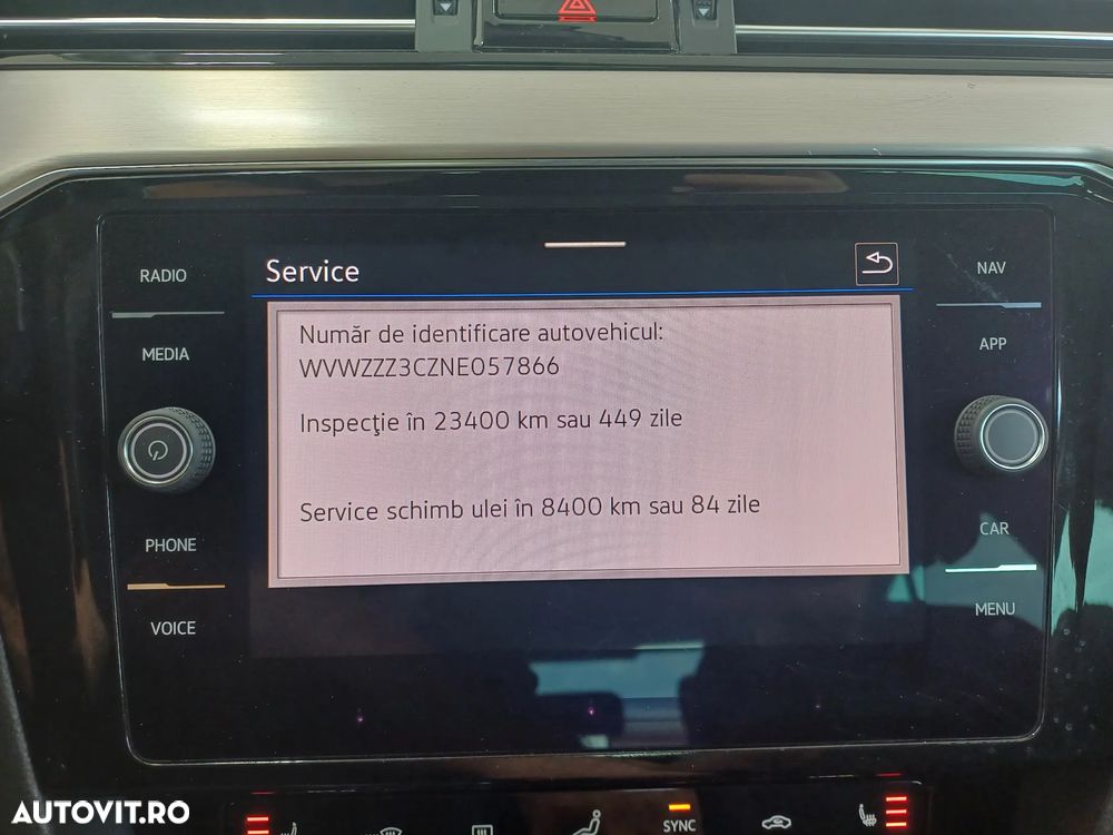 Volkswagen Passat 2.0 TDI DSG Highline - 24