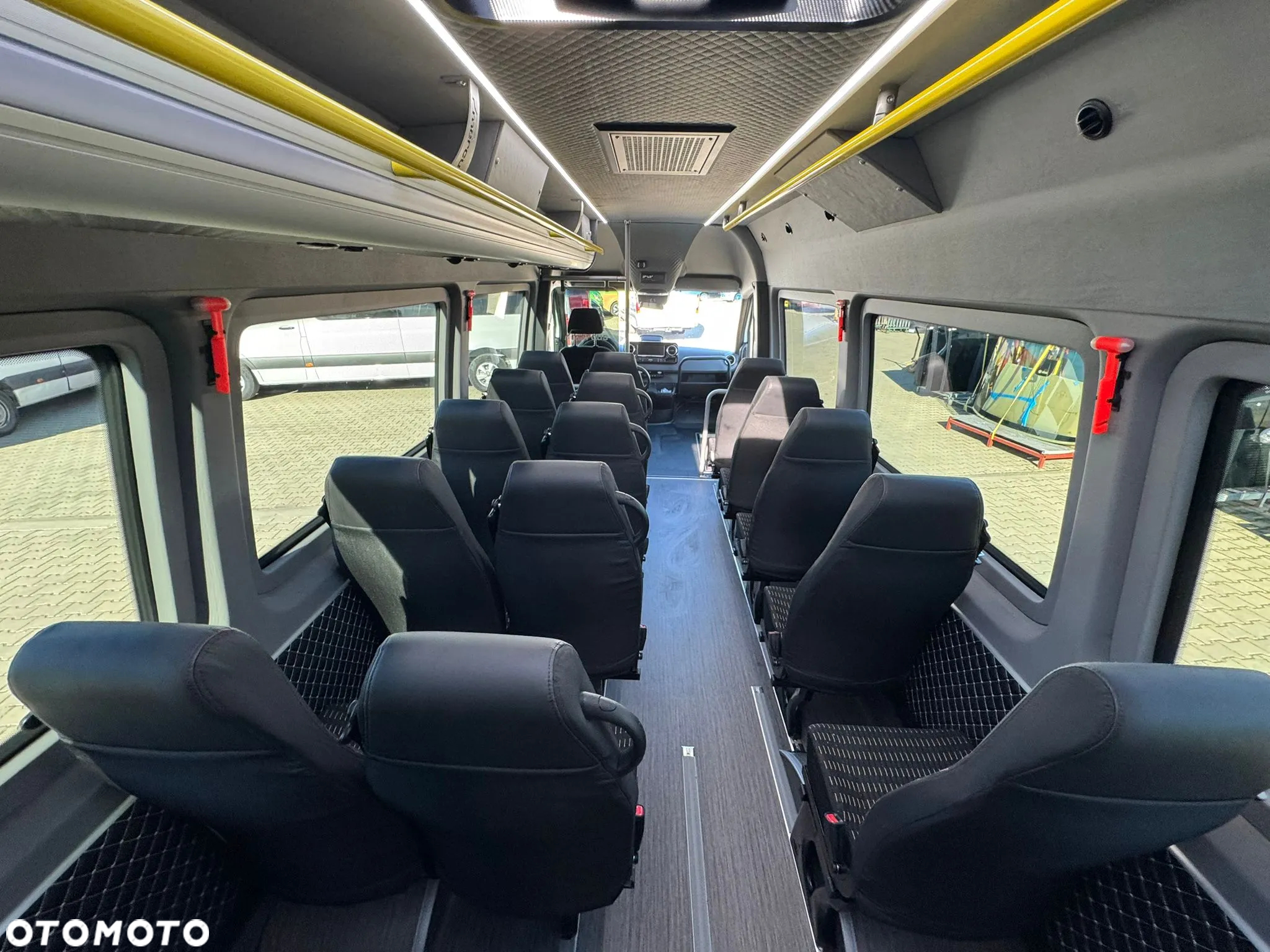 Mercedes-Benz Sprinter 517 - 22