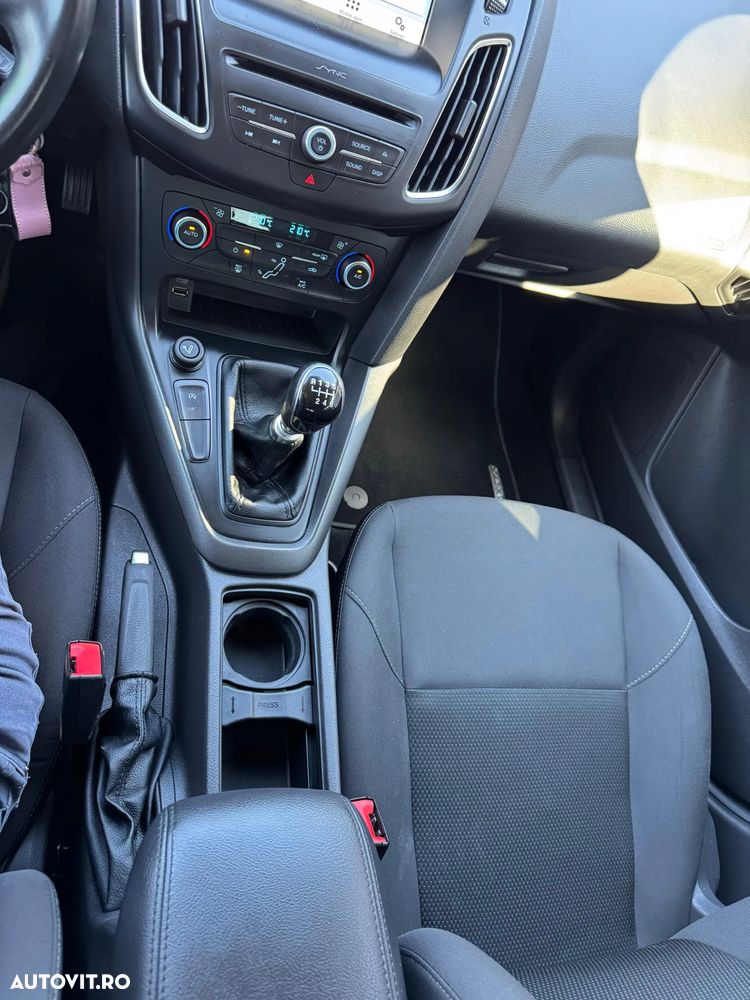 Ford Focus 1.0 EcoBoost Trend - 17
