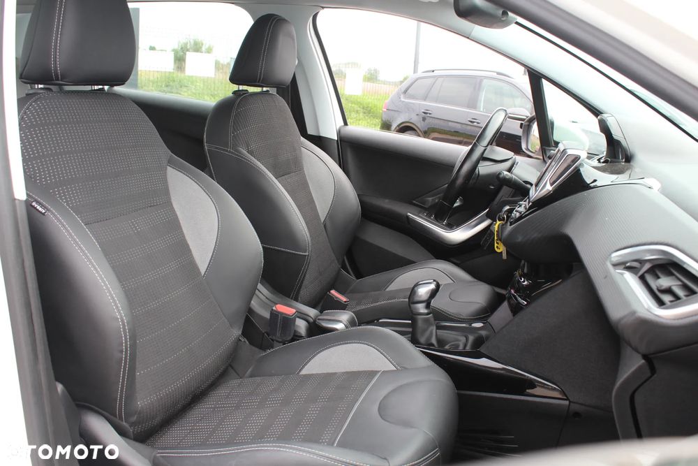 Peugeot 2008 PureTech 110 Stop&Start Allure - 16