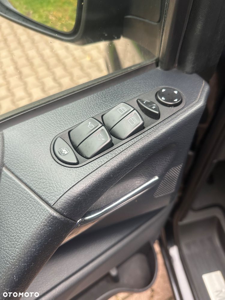 Mercedes-Benz Viano - 15