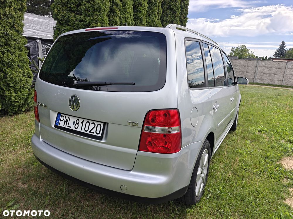 Volkswagen Touran - 33