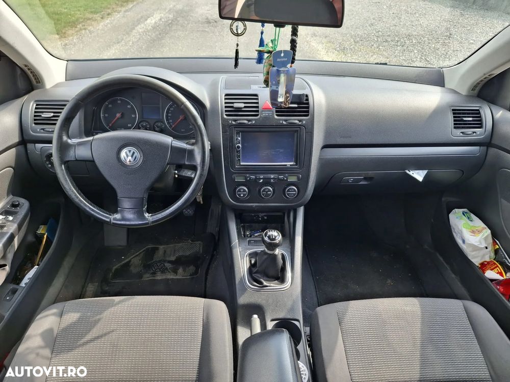 Volkswagen Jetta - 3