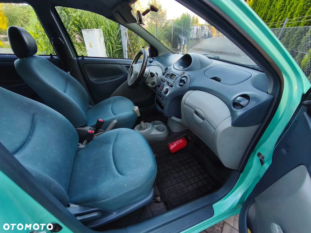Toyota Yaris 1.0 Base - 18