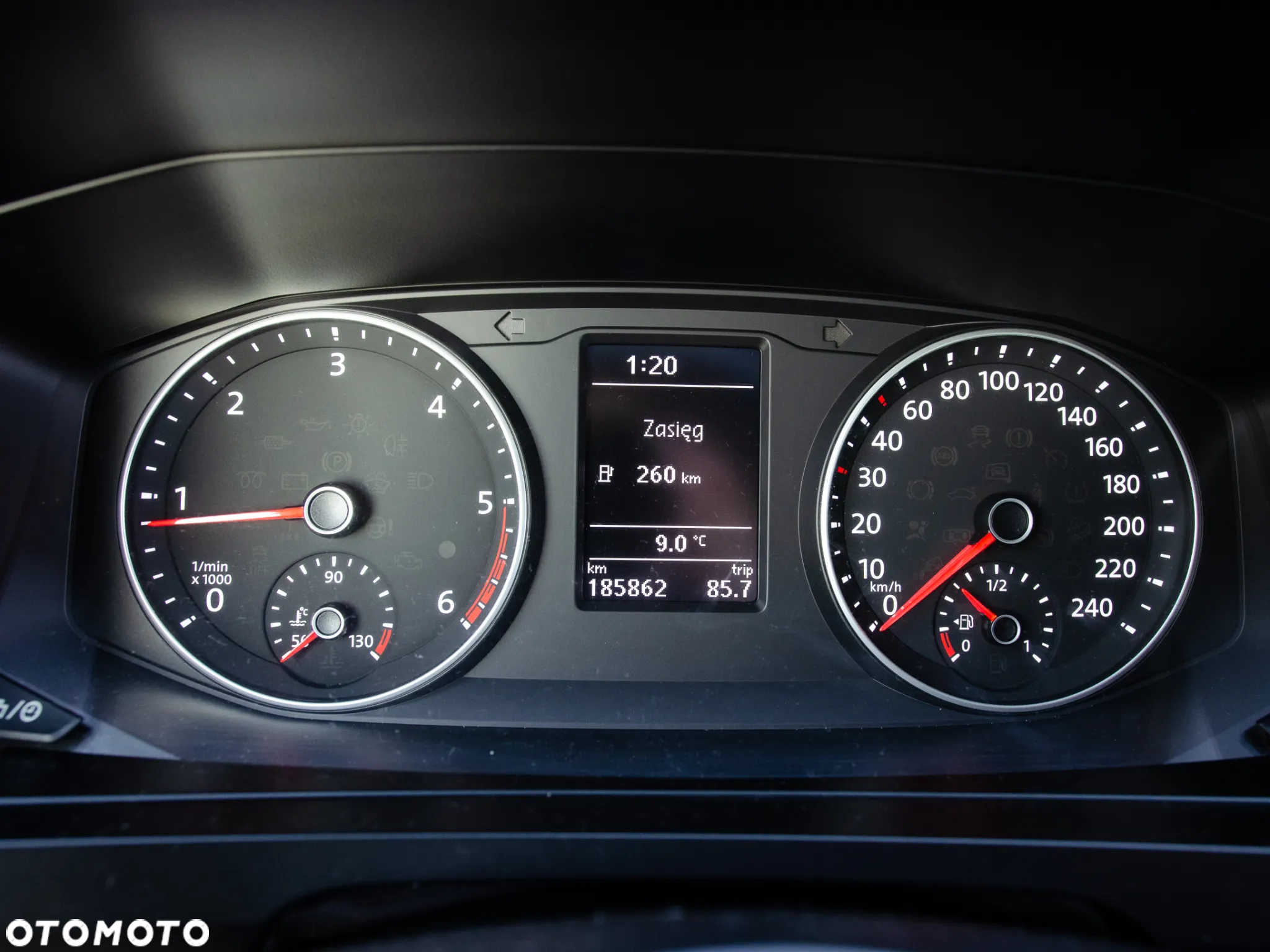 Volkswagen Caravelle - 24