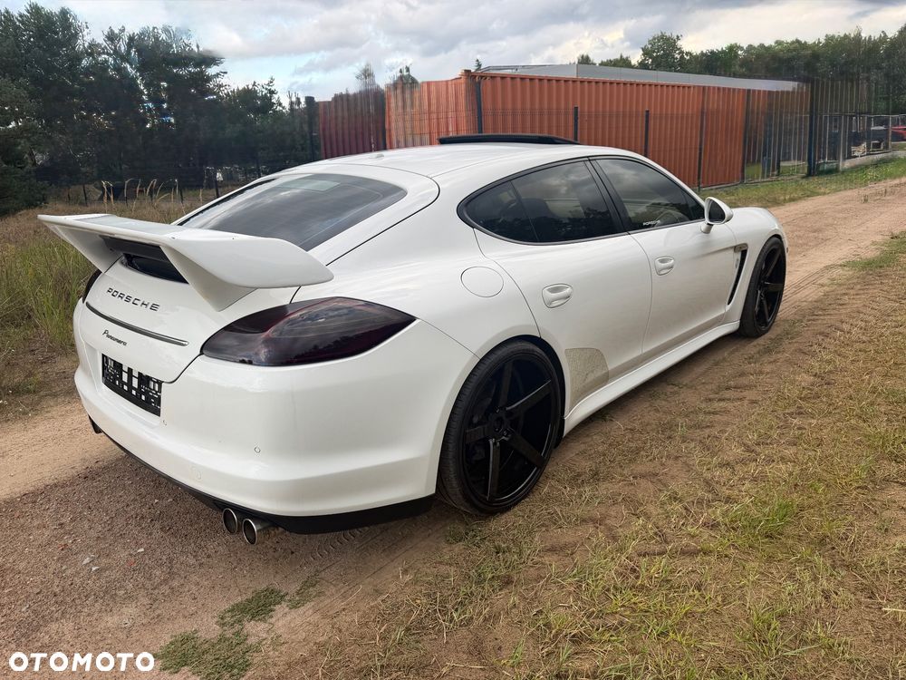 Porsche Panamera 4 PDK - 15