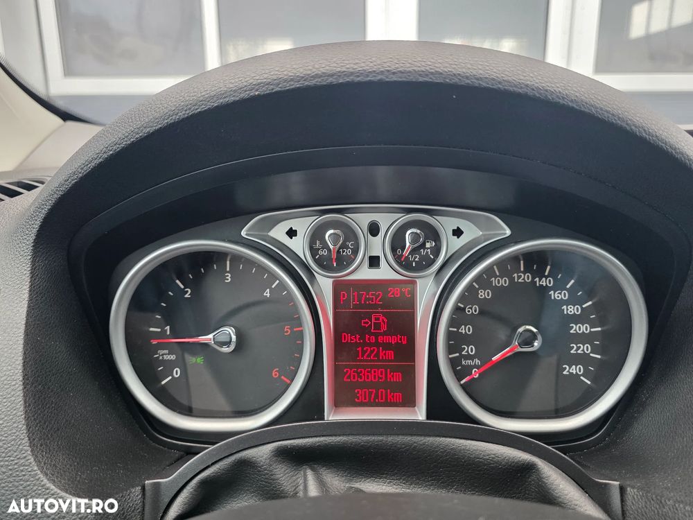 Ford Kuga 2.0 TDCi 4WD Powershift Titanium - 11