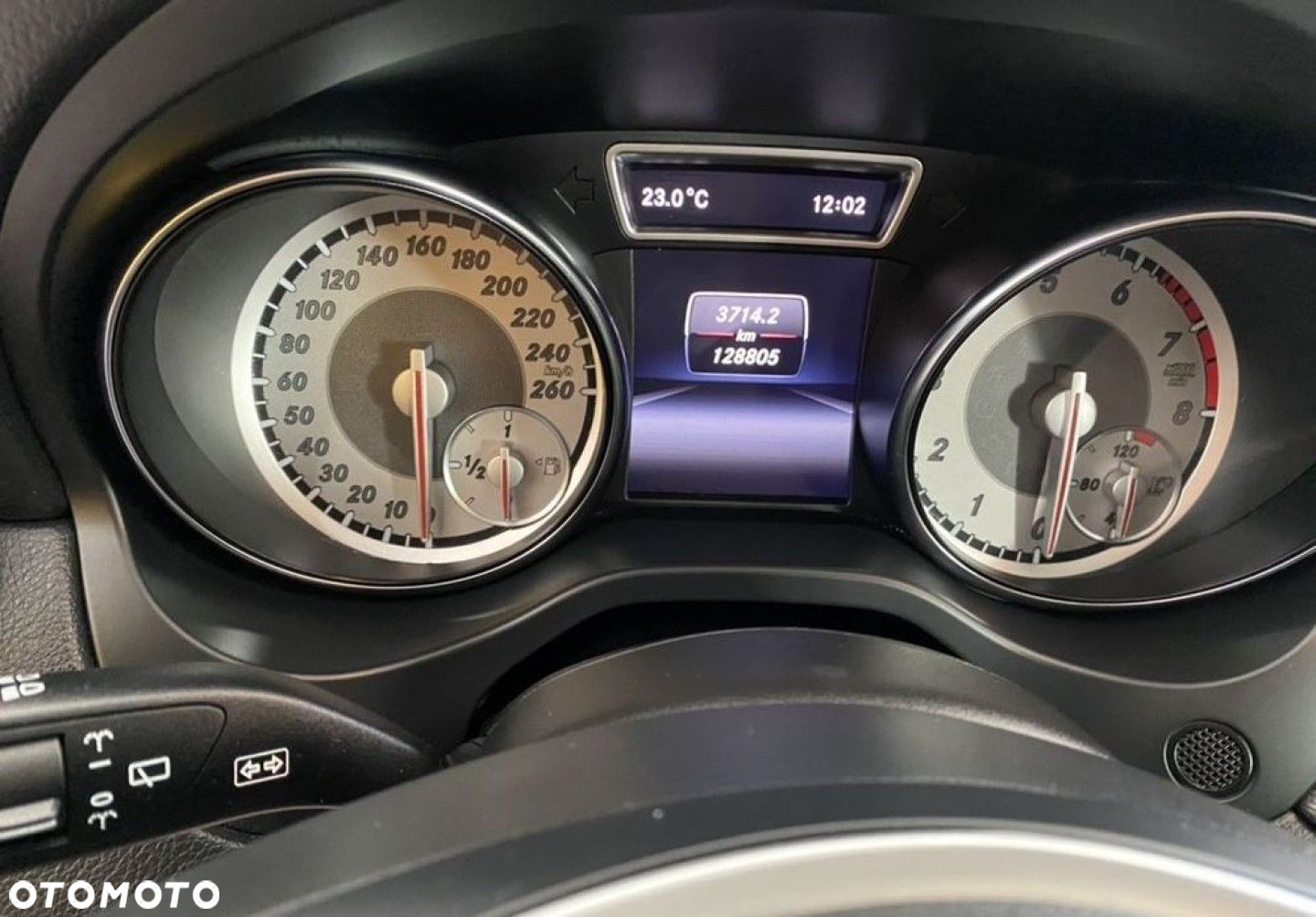 Mercedes-Benz GLA - 11