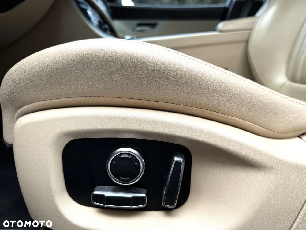 Jaguar XF 2.0 i4D AWD Portfolio - 14