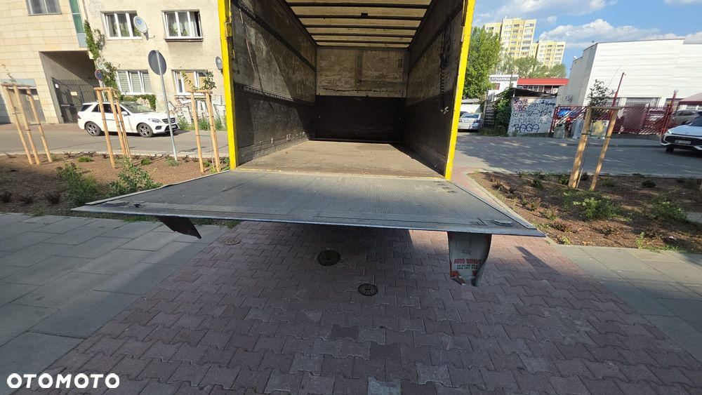 Mercedes-Benz Sprinter - 25