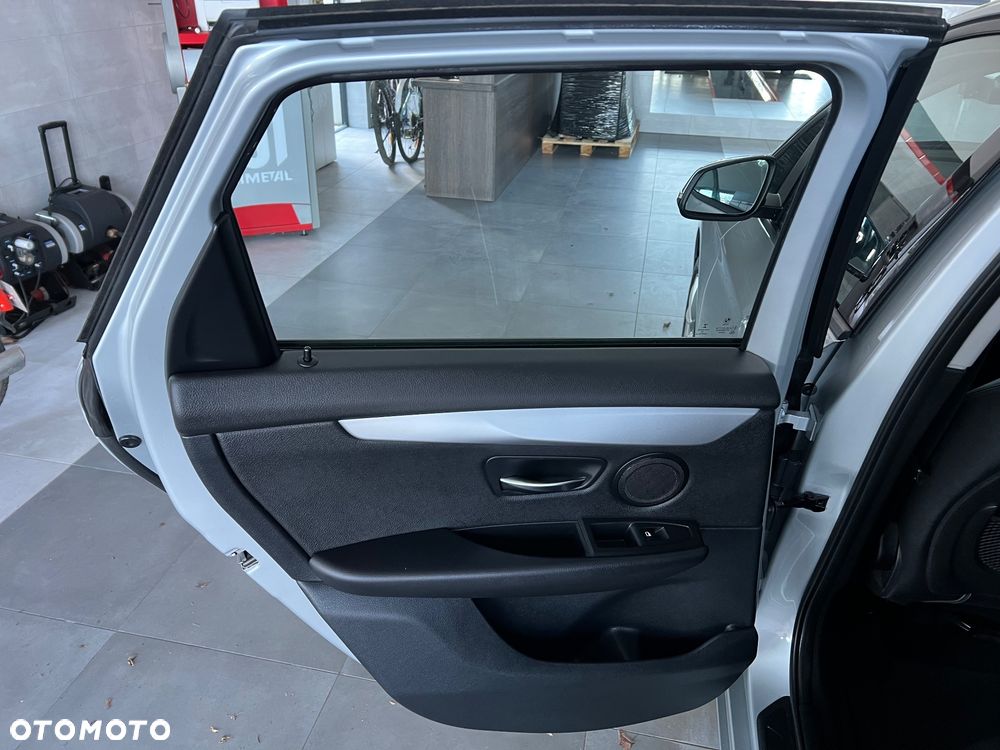 BMW Seria 2 218d Sport-Aut Luxury Line - 19