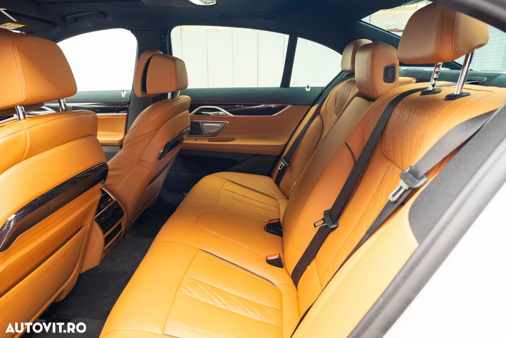 BMW Seria 7 730d xDrive MHEV - 25