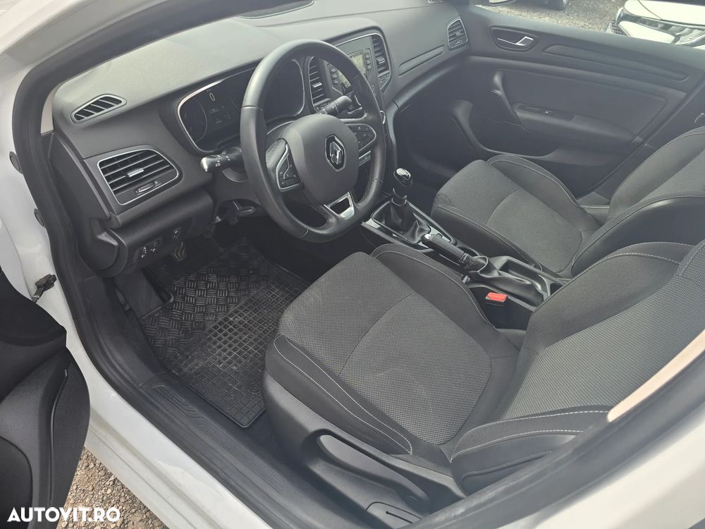 Renault Megane TCE 114 GPF Life - 12