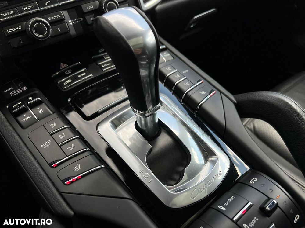 Porsche Cayenne - 20