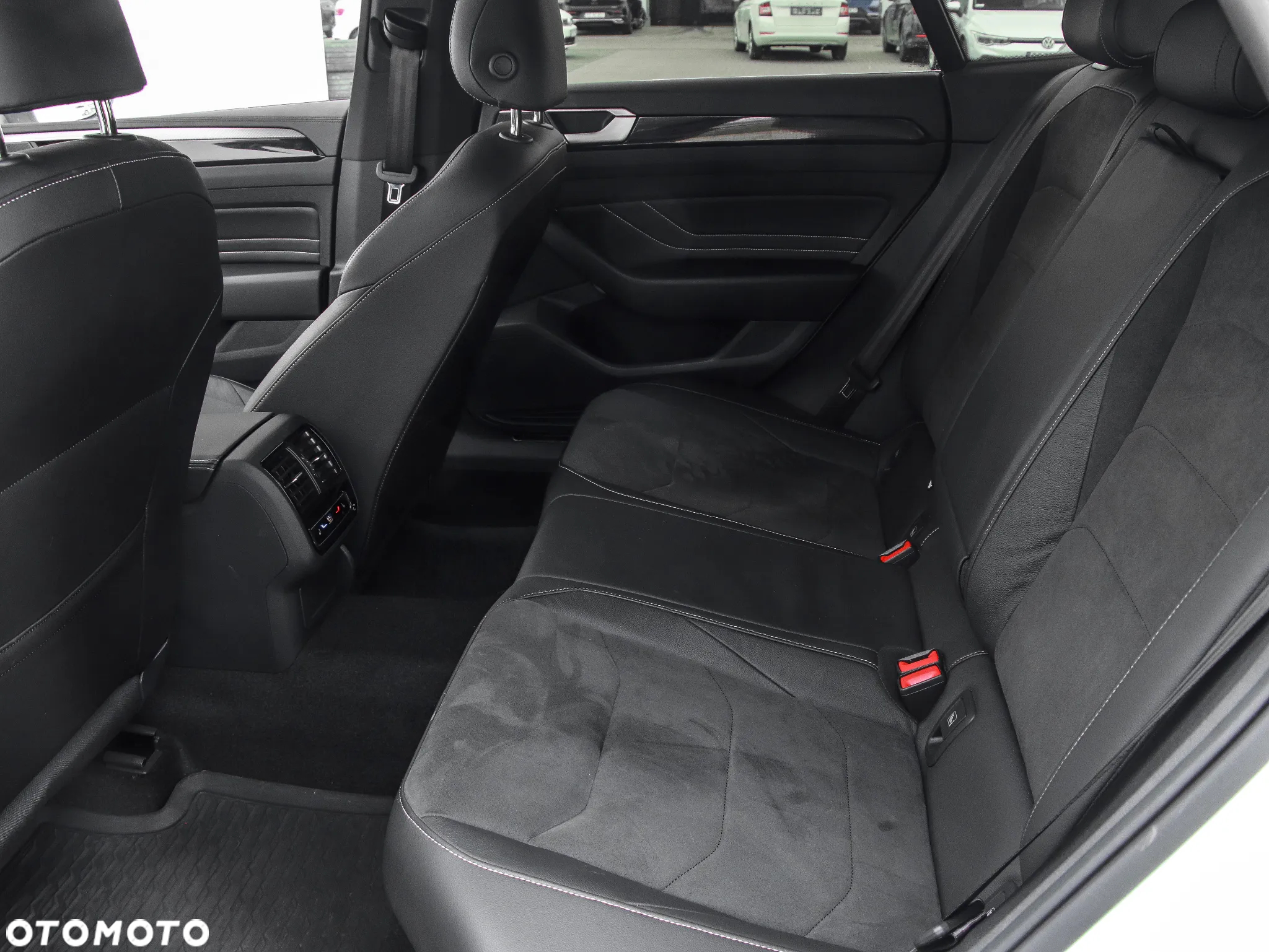 Volkswagen Arteon 2.0 TDI R-Line DSG - 11