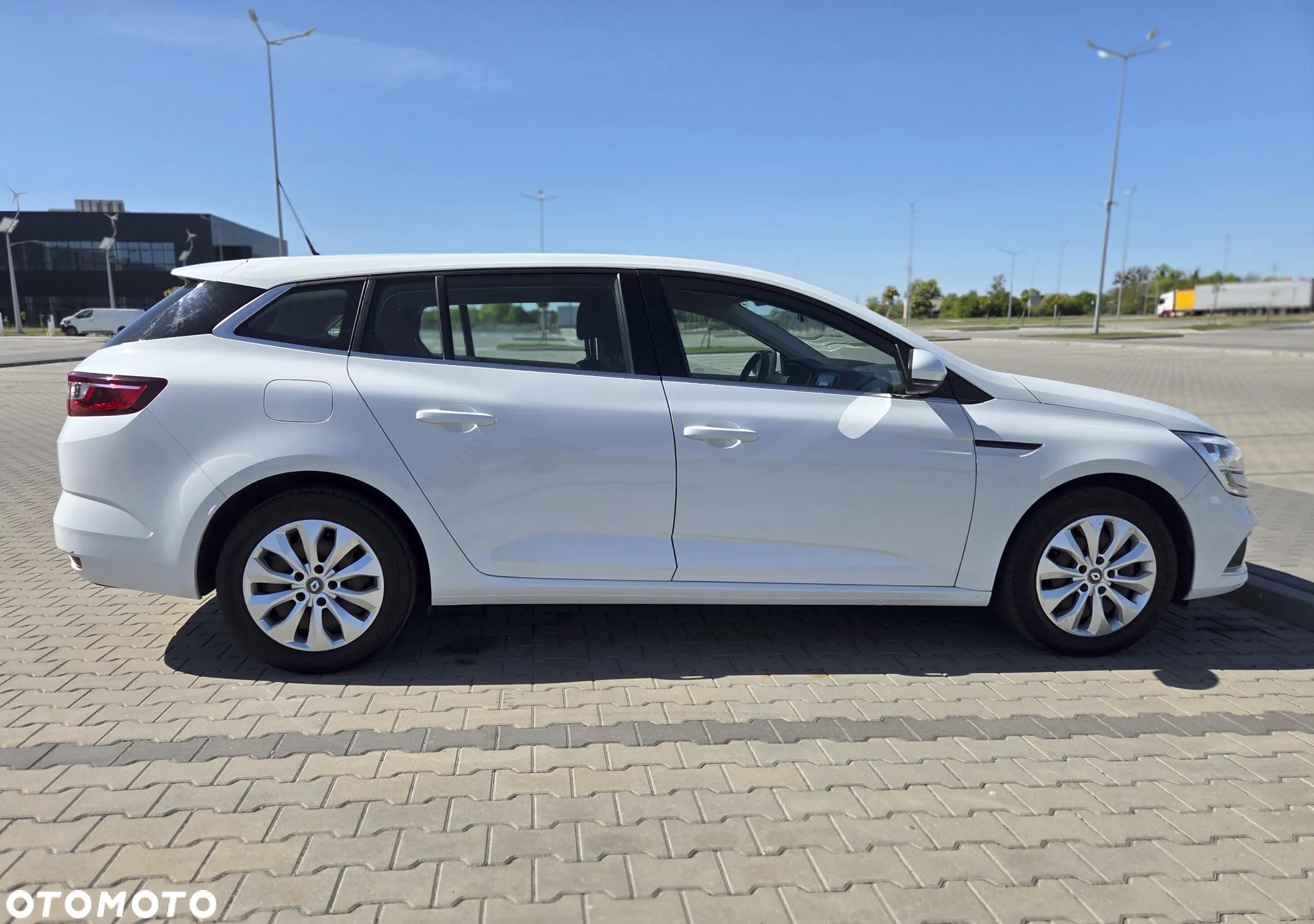 Renault Megane 1.6 SCe Life - 8