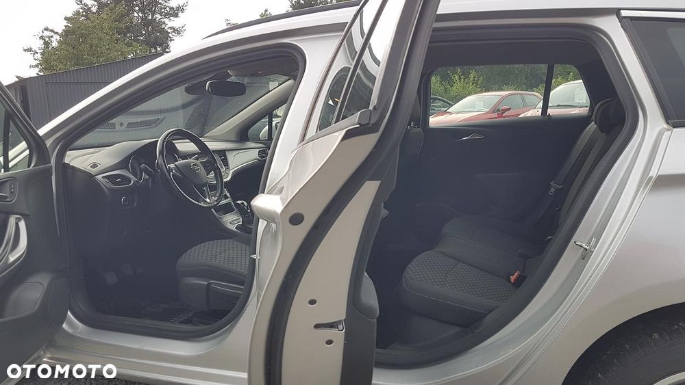 Opel Astra 1.6 CDTI Essentia - 20