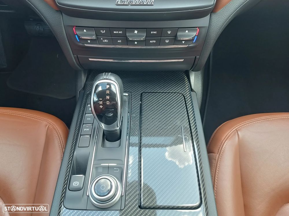 Maserati Ghibli 3.0 V6 GranLusso - 21