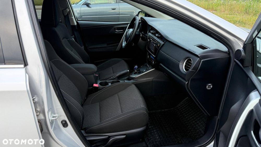 Toyota Auris 1.8 HSD Luna - 27