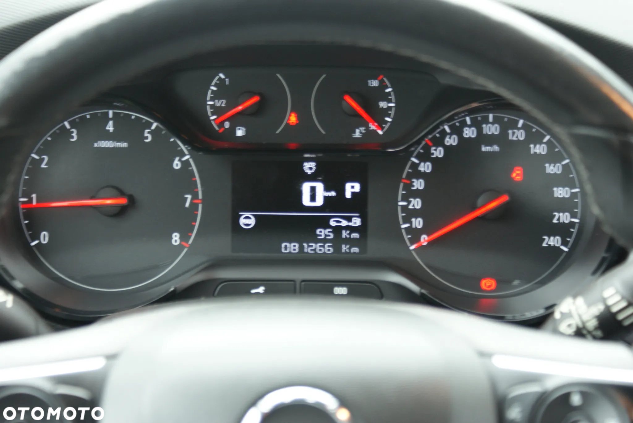 Opel Crossland X - 11
