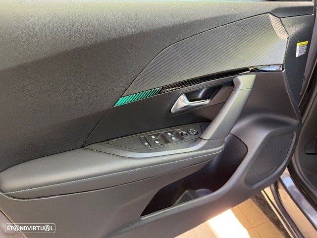 Peugeot 2008 1.2 PureTech Allure Pack - 13