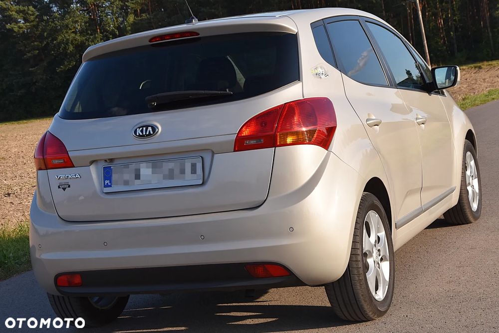 Kia Venga 1.6 L - 7