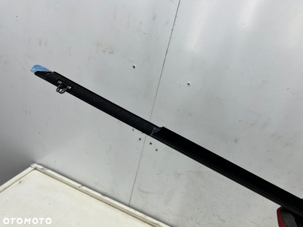 Listwa Mazda 3 IV BP 19r.- NOWA prawa przednia listwa zgarniająca uszczelka zewnętrzna drzwi - 3