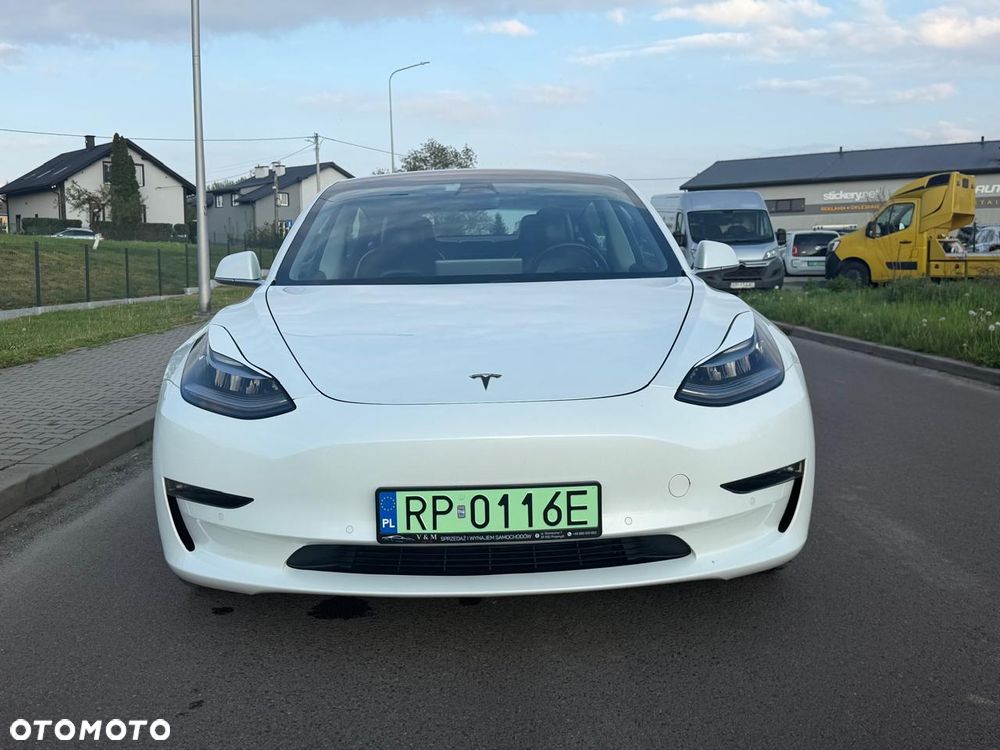 Tesla Model 3 - 16