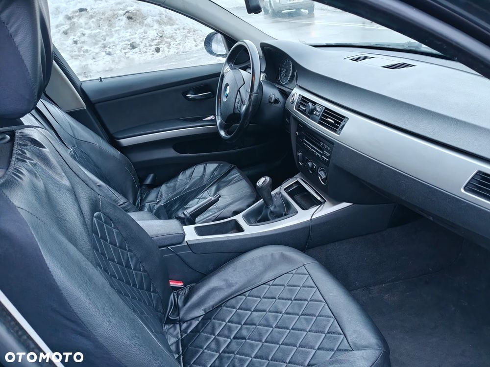 BMW Seria 3 320i - 4