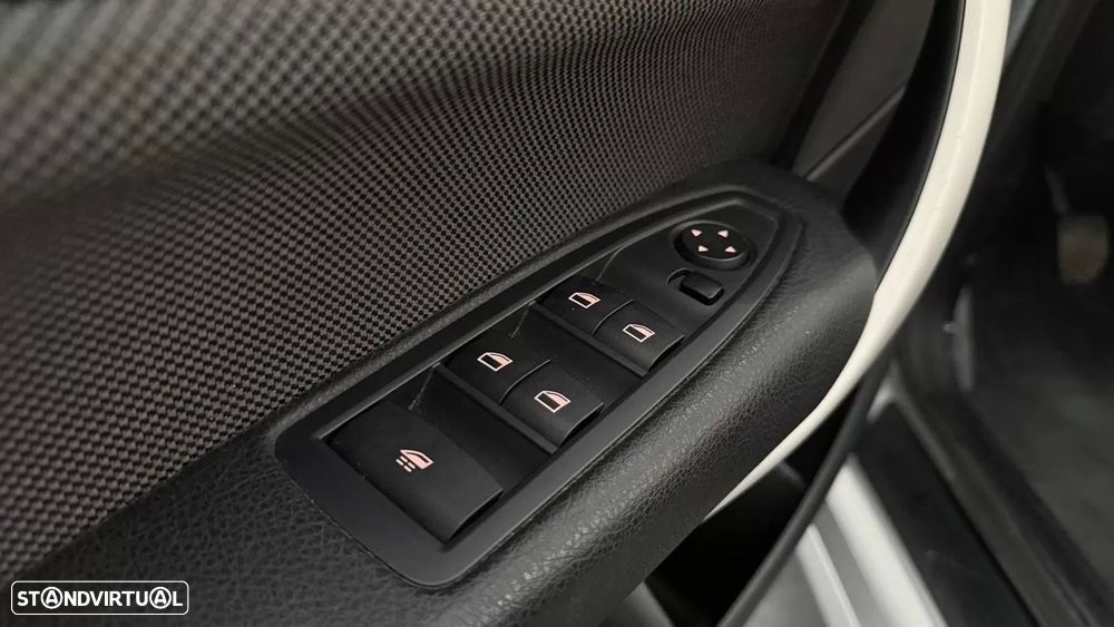 BMW 218 i Cabrio Line Sport - 12