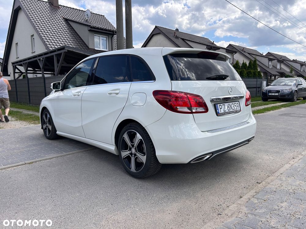Mercedes-Benz Klasa B 250 UrbanStyle Edition - 3