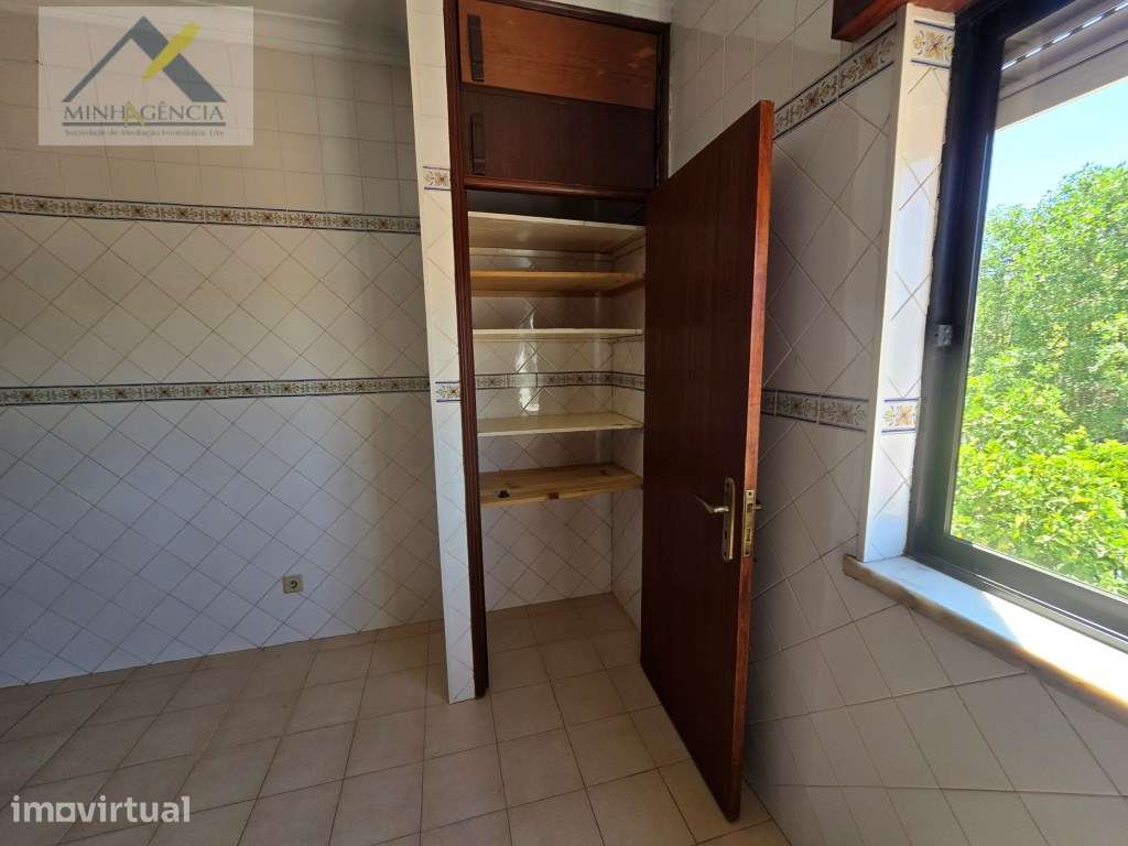Andar de moradia T2 no Bairro Padre Nabeto em Palmela - Grande imagem: 5/14
