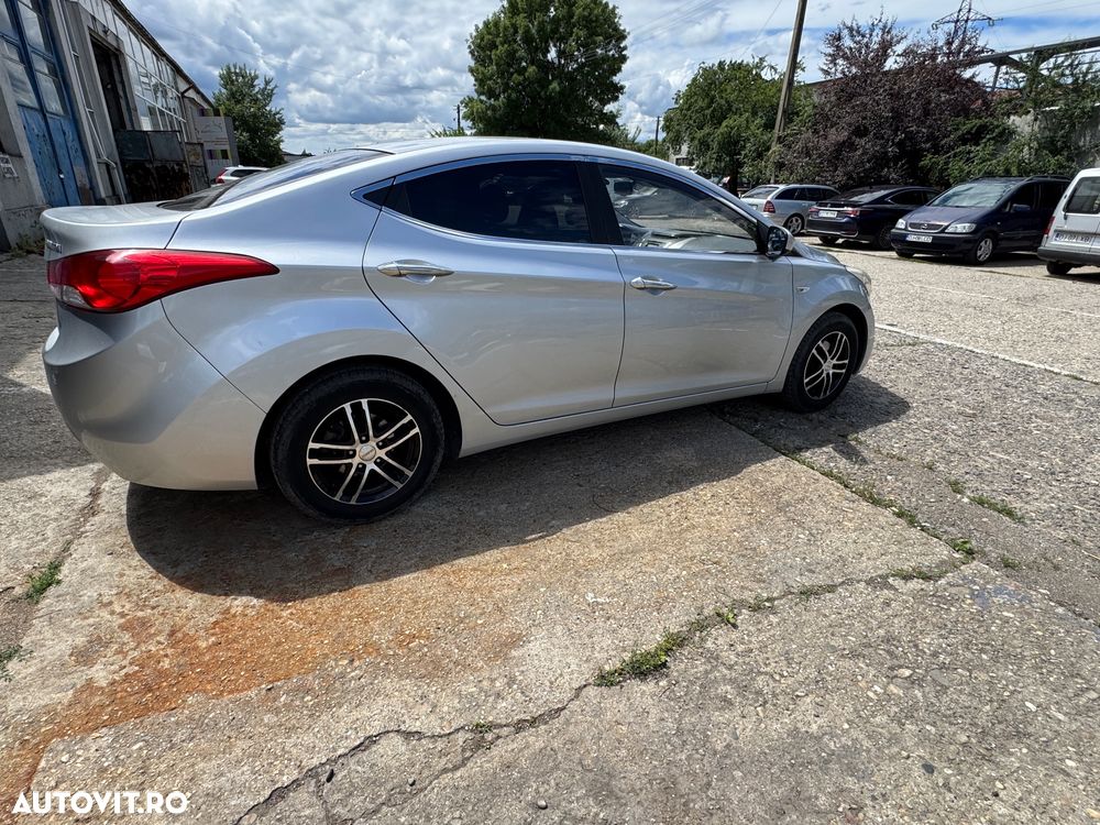 Hyundai Elantra 1.6 MPi Exclusive - 13