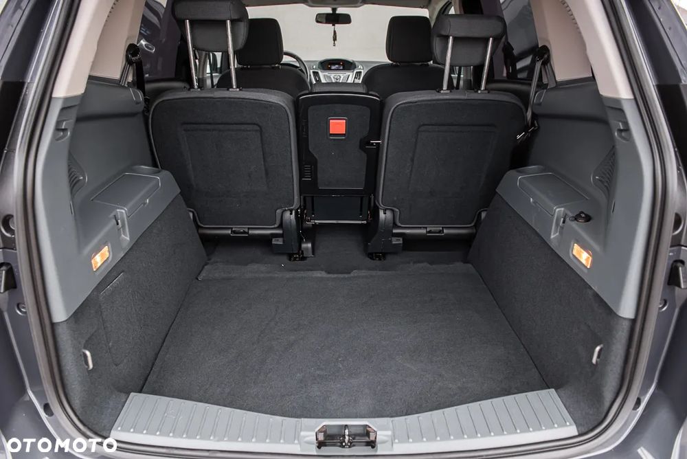 Ford Grand C-MAX - 27