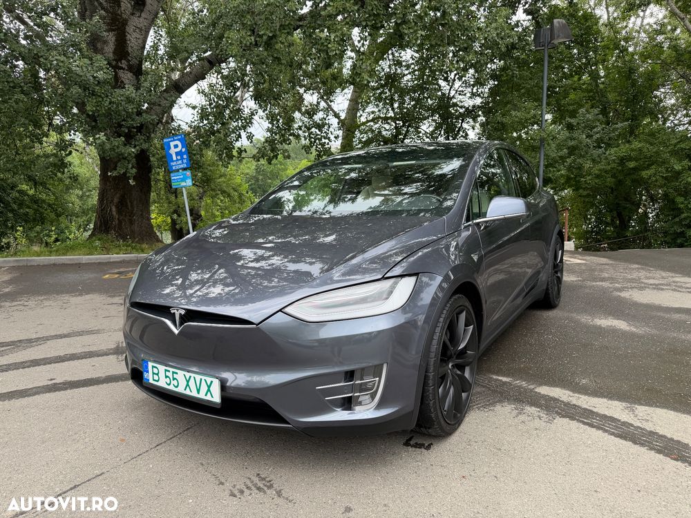 Tesla Model X - 18