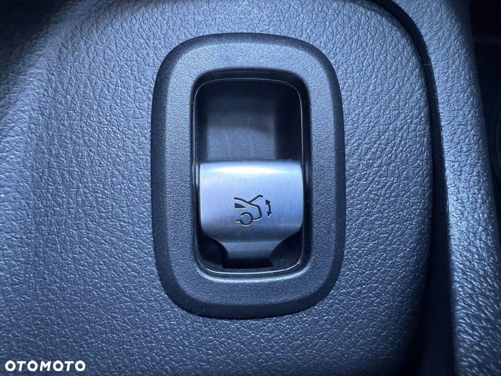 Mercedes-Benz CLE - 24