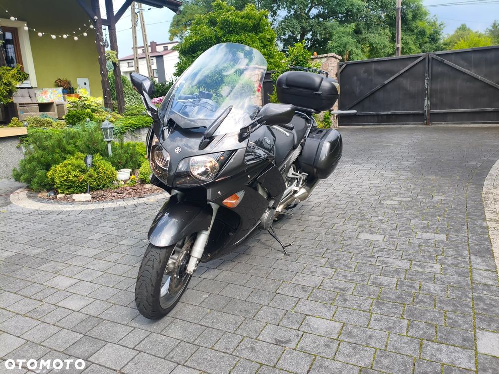 Yamaha FJR - 8