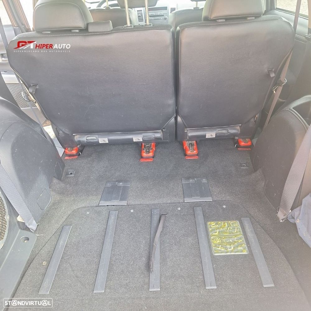 Mitsubishi Outlander - 10