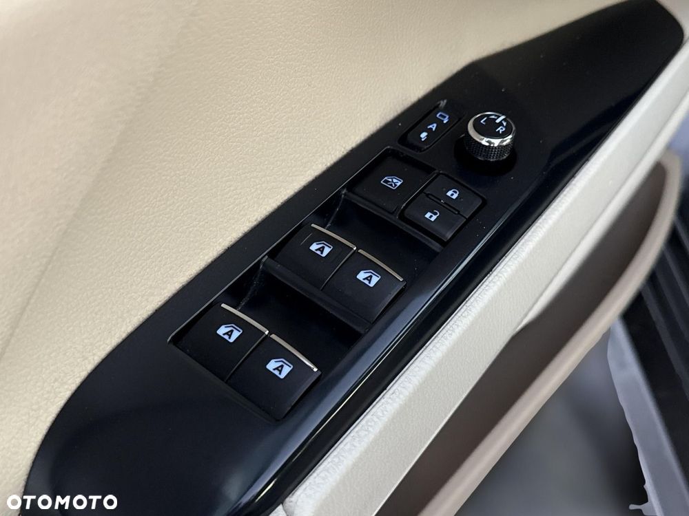 Toyota Camry 2.5 Hybrid Executive CVT - 20