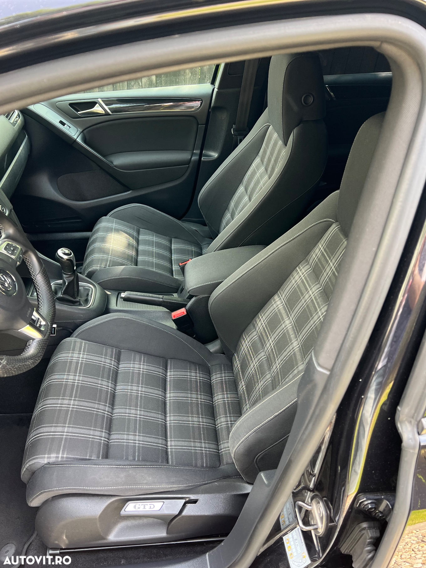 Volkswagen Golf 2.0 DPF GTD - 6