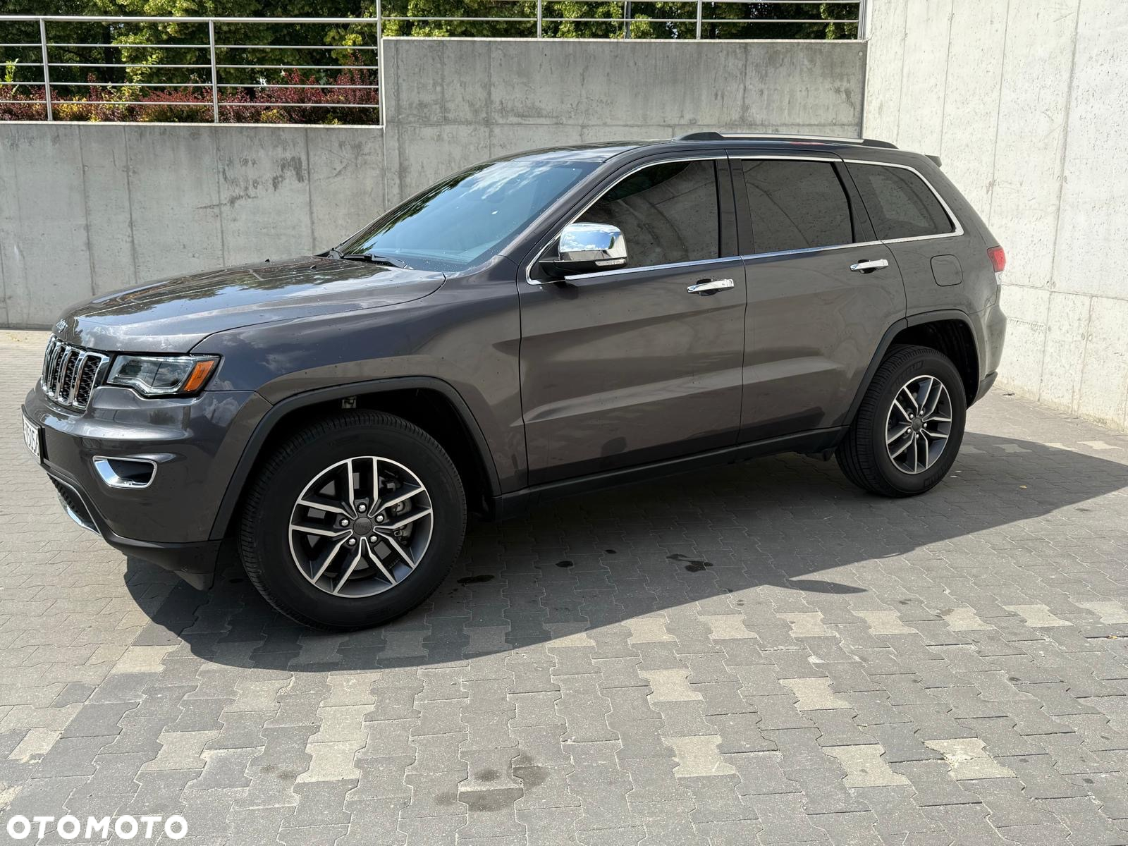 Jeep Grand Cherokee - 15