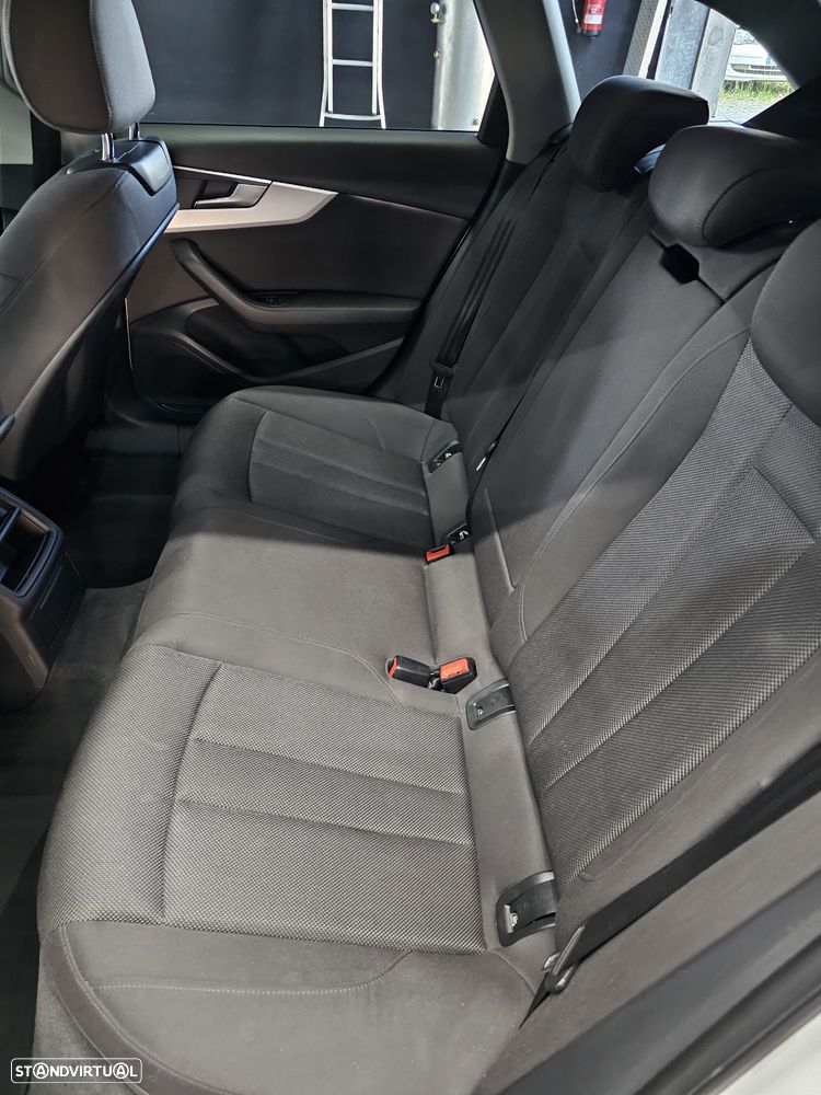 Audi A4 Avant 2.0 TDI - 17