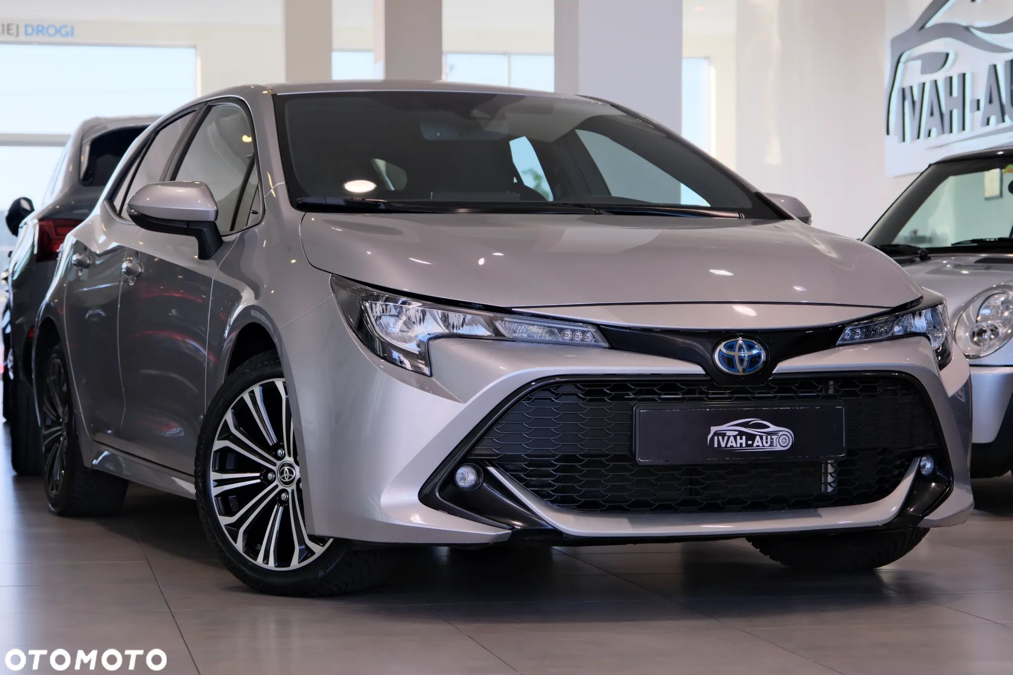Toyota Corolla 1.8 Hybrid Active - 1