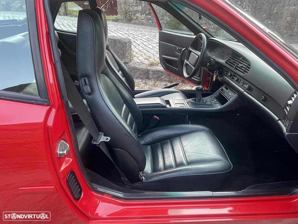 Porsche 944 Turbo - 14