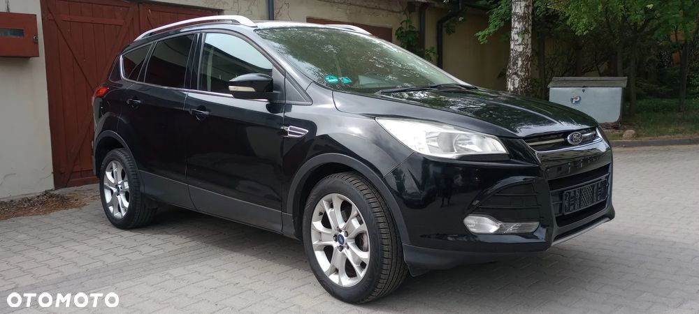 Ford Kuga 1.6 EcoBoost 2x4 Titanium - 4