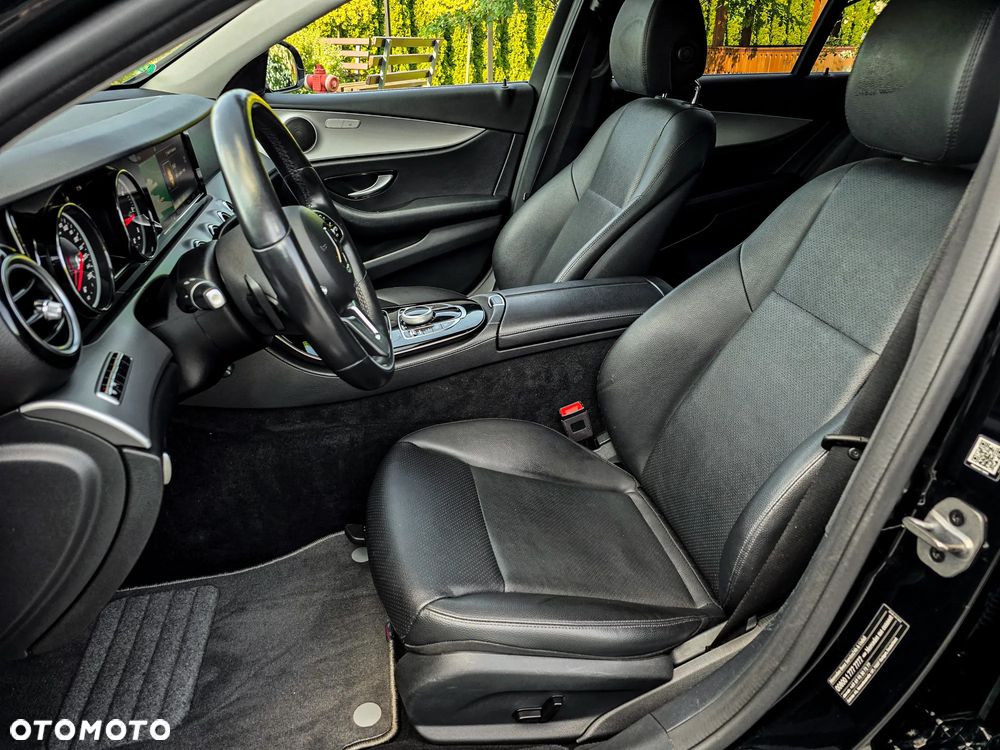 Mercedes-Benz Klasa E 220 d 9G-TRONIC - 31